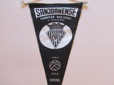 Fanion fotbal - AD Sanjoanense S&amp;atilde;o Jo&amp;atilde;o da Madeira (Portugalia) foto