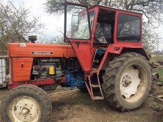 Tractor UTB 650 foto