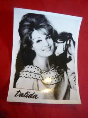 Fotografia Cantaretei Dalida , dim.= 9x10,9 cm foto