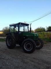 Vand tractor Universal 683 DT SD. foto