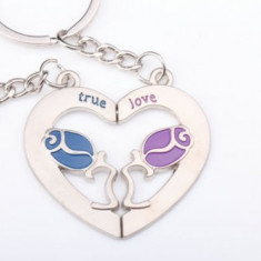 Set Breloc Pentru Cuplu / Indragostiti - TRUE LOVE - 2 TRANDAFIRI