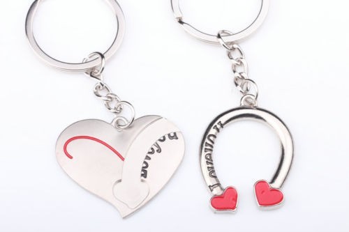 Set Breloc Pentru Cuplu / Indragostiti -I LOVE YOU - Inima + Potcoava Set Breloc Pentru Cuplu / Indragostiti -I LOVE YOU - Inima + Potcoava