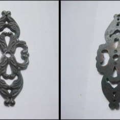 2 Ornamente mici vechi in bronz-arama.