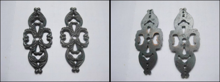 2 Ornamente mici vechi in bronz-arama.