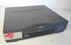 Video Recorder PHILIPS VR-722 , 220-240V, 50HZ,mufa scart,rca audio multiple foto