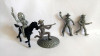 #8 Lot: 3 cowboy+1 indian plastic gri-argintiu si 1 cal, cca. 6cm, marcati TEXAS