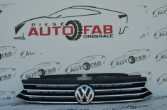 Grila fata Volkswagen Passat B8 foto