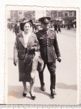 Bnk foto - Ofiter roman cu sotia in Bucuresti - 1938, Alb-Negru, Romania 1900 - 1950, Militar