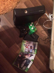 Xbox 360 250 gb cu 2 manse si 4 jocuri livrare gratuita foto