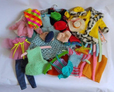 Set vintage de haine pentru papusi tip Barbie, cu umerase, foto