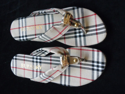 PAPUCI 36 SLAPI FLIP FLOPS DAMA PANZA ACCESORII AURII TALPA PIELE ANTIDERAPANTA foto