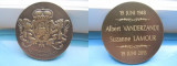 5155-Medalia regalista cu heraldica cu lei si coroana bronz A Vanderzande., Dreptunghiular, Lemn