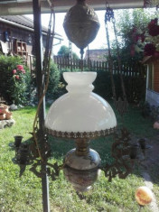 Antic lampadar opalina din majolica si elemente foto