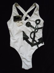 COSTUM INTREG BAIE DAMA SEXY ALB ANCORA NEAGRA SUPRADIMENSIONATA MARIME M foto