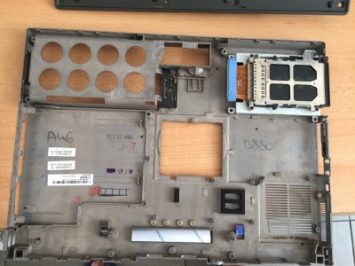 Bottomcase dell Latitude D820, 830 (A46) foto