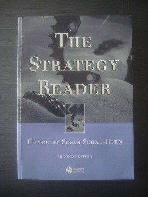 THE STRATEGY READER - EDITED BY SUSAN SEGAL-HORN foto