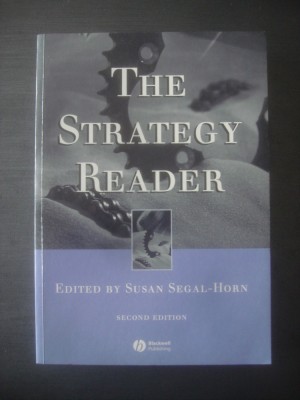 THE STRATEGY READER - EDITED BY SUSAN SEGAL-HORN foto