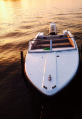 Barca fara motor foto