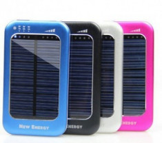 Incarcator solar-Baterie externa pentru telefoane si tablete WN-808 5000 mAh foto