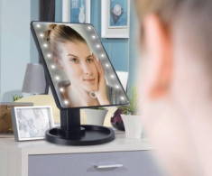 Oglinda cosmetica iluminata cu 22 LED Make Up si touch foto