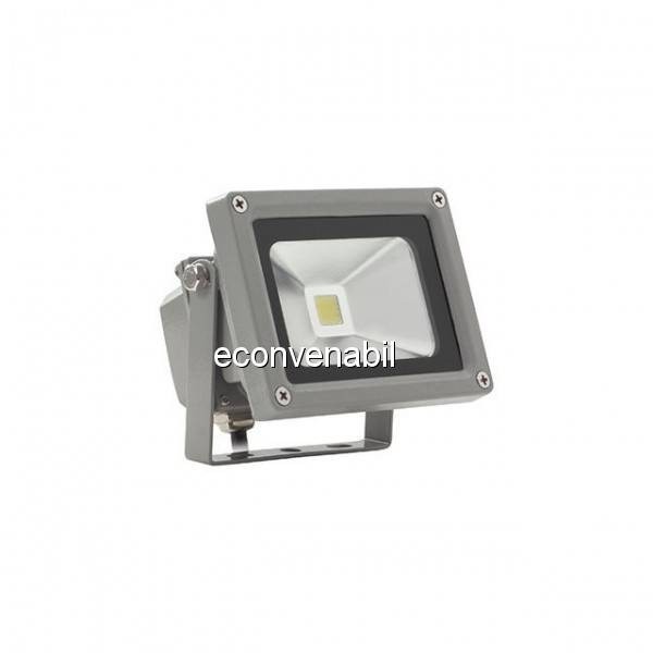 Proiector LED 10W Lumina Calda Alimentare 220V foto mare Proiector LED 10W Lumina Calda Alimentare 220V foto mare