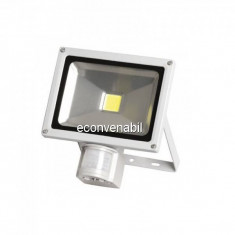 Proiector LED 30W cu Senzor Miscare Alb Rece 6500K 220V UB60036 foto