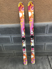 Ski schi carve Roxy 146cm foto