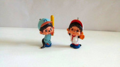 2 Figurine maimutica Monchhichi (moncici), baseball, Sekiguchi, Japan, 1979 foto