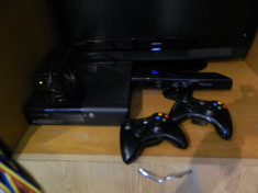 Consola Xbox 360, 500 GB + kinect +2 controllere+ 39 jocuri originale foto