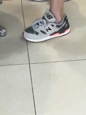 Vand haine , incaltaminte , genti, Bsb, Dana Budeanu, Roxana Butnaru, Guess foto