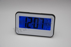 Ceas de birou cu termometru, data si lumina controlata prin sunete foto