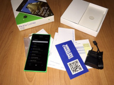 Nokia Lumia 735 Green , Selfiephone in cutie cu accesorii foto