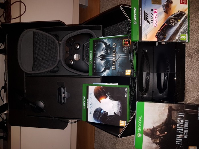 Consola MICROSOFT Xbox One SSHD 1TB Elite Bundle + 4 Jocuri foto mare Consola MICROSOFT Xbox One SSHD 1TB Elite Bundle + 4 Jocuri foto mare