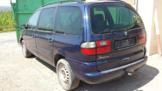 Dezmembram Volkswagen Sharan foto