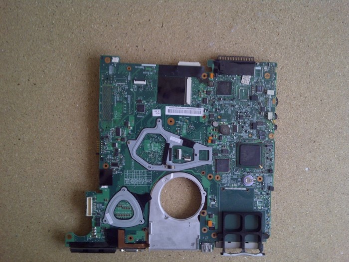 Placa de baza defecta Toshiba Satellite Pro M40 1310A20066DP foto mare Placa de baza defecta Toshiba Satellite Pro M40 1310A20066DP foto mare