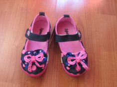 Pantofi copii panza, gradinita, parc, NOI, bleumarin cu buline roz. foto
