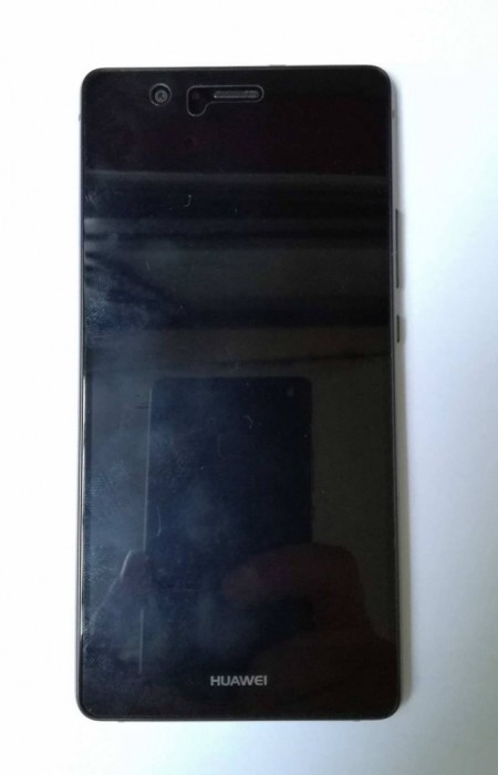Huawei P9 Lite 4G Negru + Bratara fitness Huawei foto mare Huawei P9 Lite 4G Negru + Bratara fitness Huawei foto mare