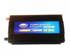 Invertor auto cu o putere de 2000W foto