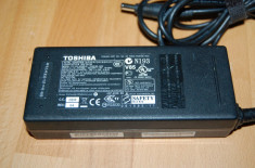 Incarcator Laptop Toshiba 19V 4.74A 90W model PA3516E-1AC3 mufa 5.5*2.5 MM foto