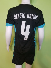 SET ECHIPAMENT SERGIO RAMOS REAL MADRID SEZON 2017-2018 4-15ANI foto