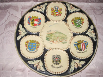 541- Aplica Austria veche ceramica Stema Tarii. foto