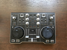 Hercules DJ Controller MP3 E2 foto