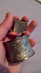 Doua inele servetele metal argintat veche foto