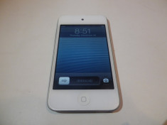 iPod Touch 4th Generation - 16 Gb - A1367 - Alb - ( 27 ore de ascultat muzica ) foto