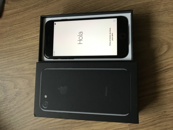 Iphone 7 128gb jet black neverlocked NOU GARANTIE 09/2018 foto mare Iphone 7 128gb jet black neverlocked NOU GARANTIE 09/2018 foto mare