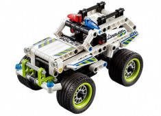 Interceptorul politiei LEGO Technic (42047) foto