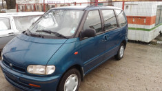 Nissan Serena 7 locuri foto