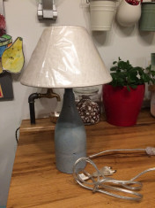 Lampa handmade din beton si cu abajur textil foto