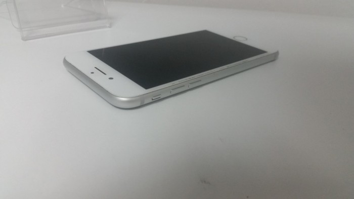 Apple iPhone 7 Silver 32GB , Neverlocked , Factura & Garantie 90 ZILE ! Apple iPhone 7 Silver 32GB , Neverlocked , Factura & Garantie 90 ZILE !