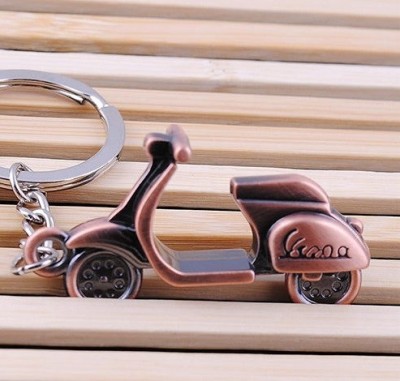 Breloc moto metalic vespa aspect vintage + ambalaj cadou foto